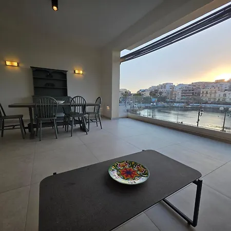 Luxury Waterfront 3br With Large Terrace דירה מרססקלה