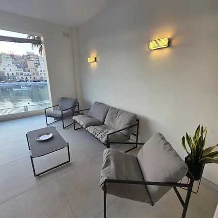 דירה Luxury Waterfront 3br With Large Terrace מרססקלה