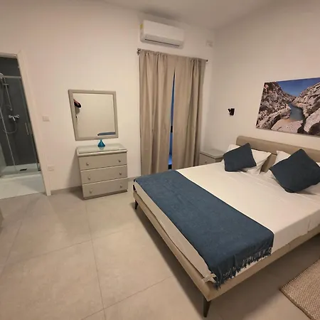 Luxury Waterfront 3br With Large Terrace