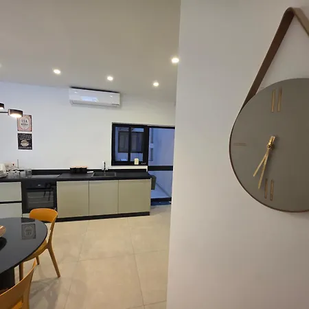 Luxury Waterfront 3br With Large Terrace דירה מרססקלה