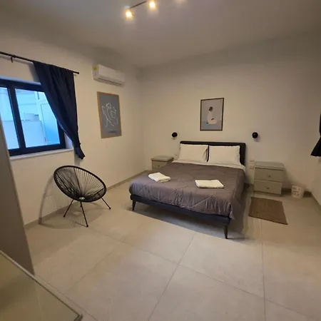 Luxury Waterfront 3br With Large Terrace