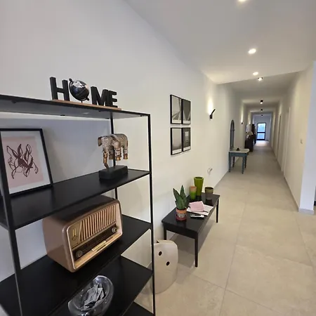 Luxury Waterfront 3br With Large Terrace * מרססקלה